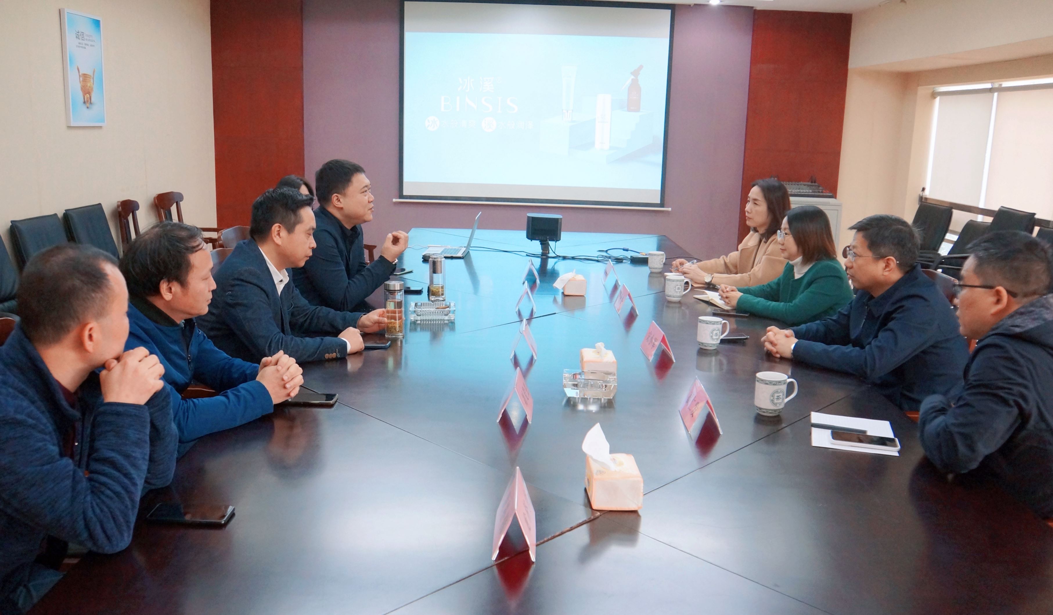 长沙市市场监督管理局党组成员、副局长宋小军一行来冰溪调研指导